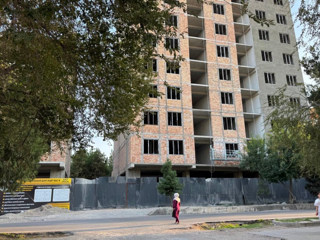 Жара усиливается: как города Таджикистана готовятся к новым условиям