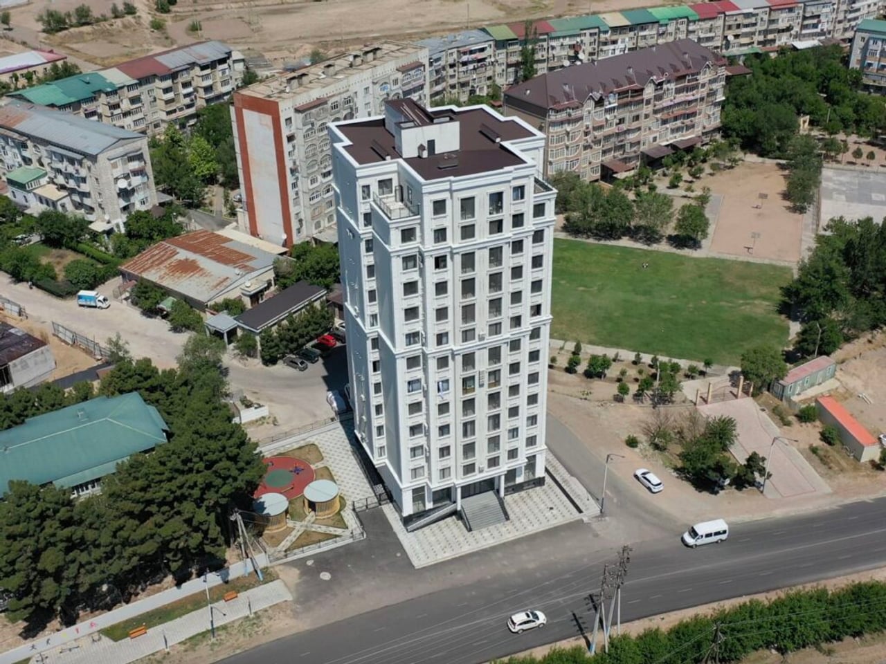 Жара усиливается: как города Таджикистана готовятся к новым условиям